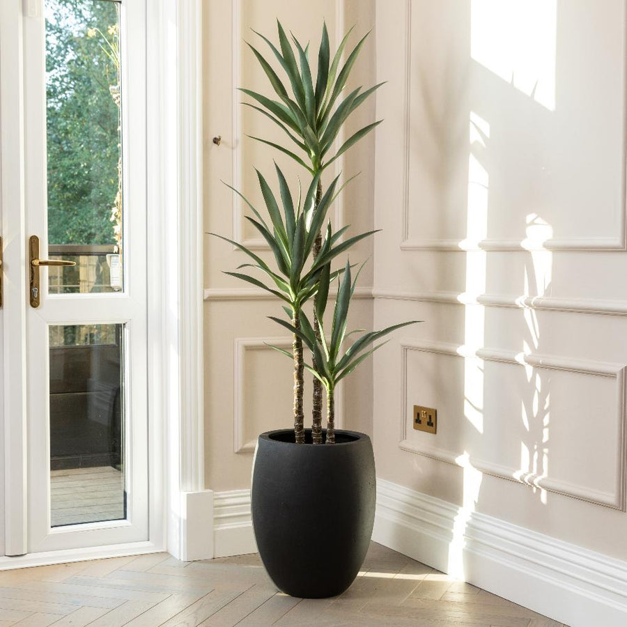 Artificial Yucca Tree UV/IFV in Black Planter
